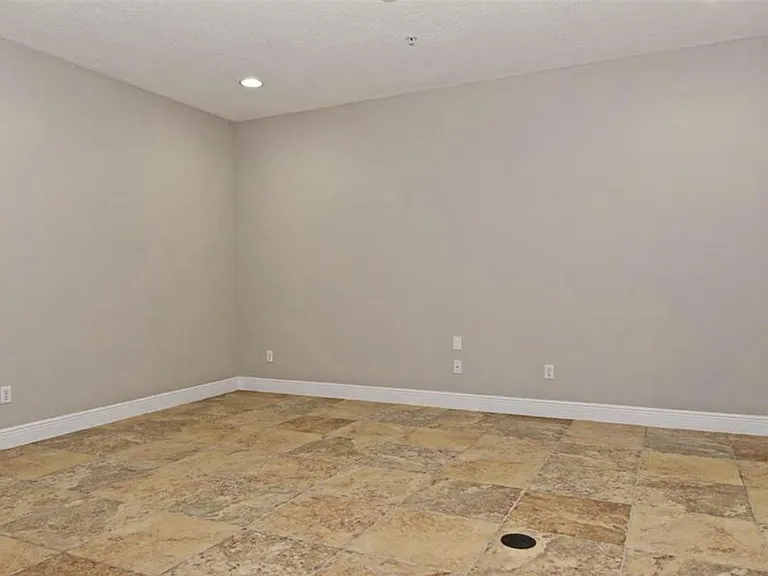 1251 Blessing St — Photo 5