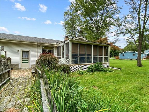 2nd image of 3236 Beechwood Dr