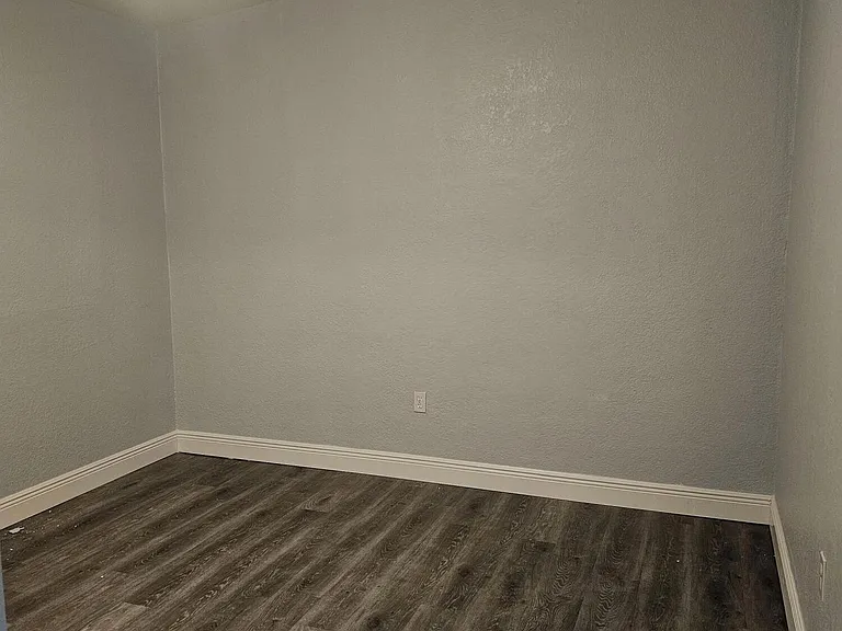 135 Roosevelt Ave #135C — Photo 9