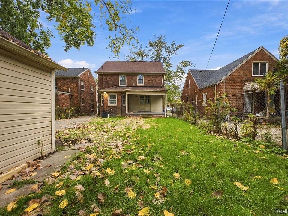 12191 E Outer Dr, photo 28