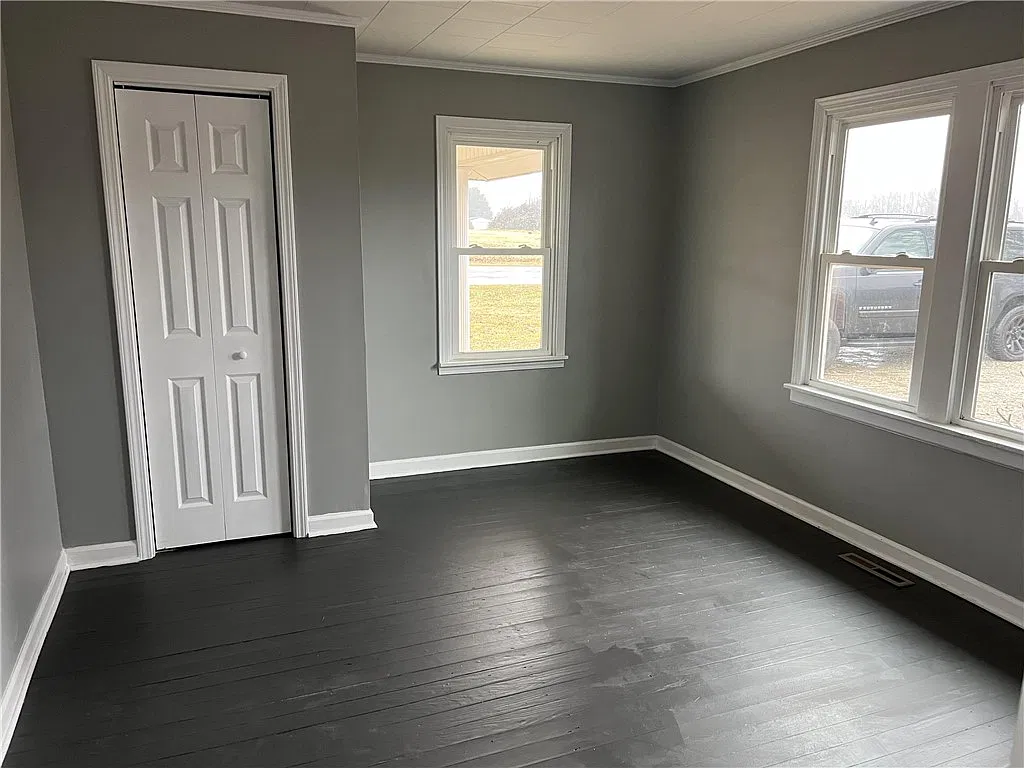 3 bed, 1.0 bath, $1,300 — Photo 4