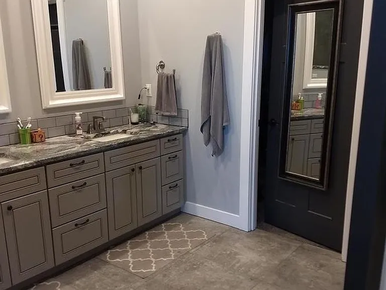 1702 Aaron Dr — Photo 8