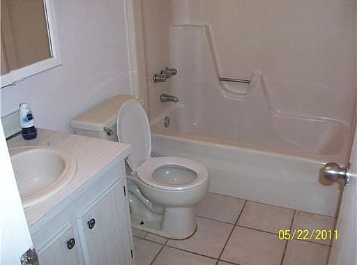 4th image of 941 SW 82nd Ave
