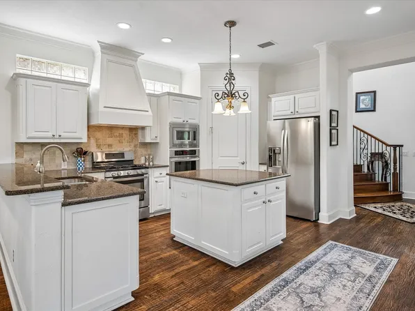 5936 Preston Gate Ct, Dallas, TX 75230