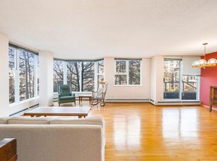 522 Moberly Rd #404, Vancouver, BC V5Z4G4