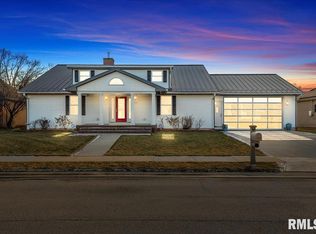 2124 Harbor Lndg, Springfield, IL 62712