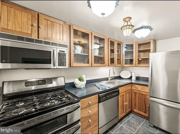 31 Old Forge Xing, Devon, PA 19333