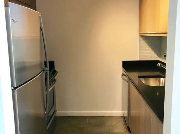 66 Rockwell Place image 6 of 19