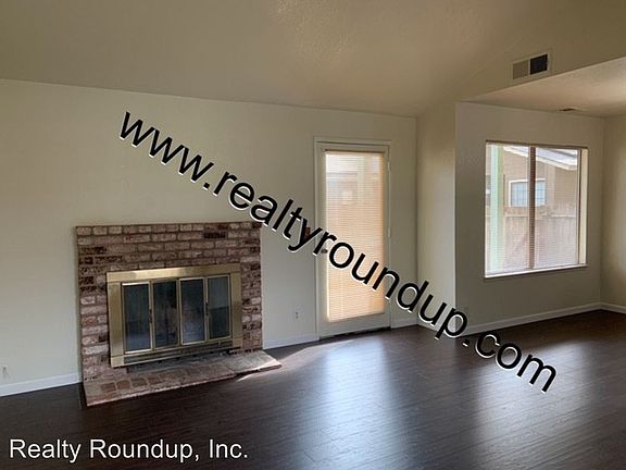 3rd image of 1910 Hacienda Dr