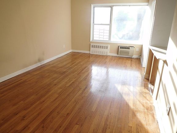 2nd image of 37-15 Parsons Blvd #4A