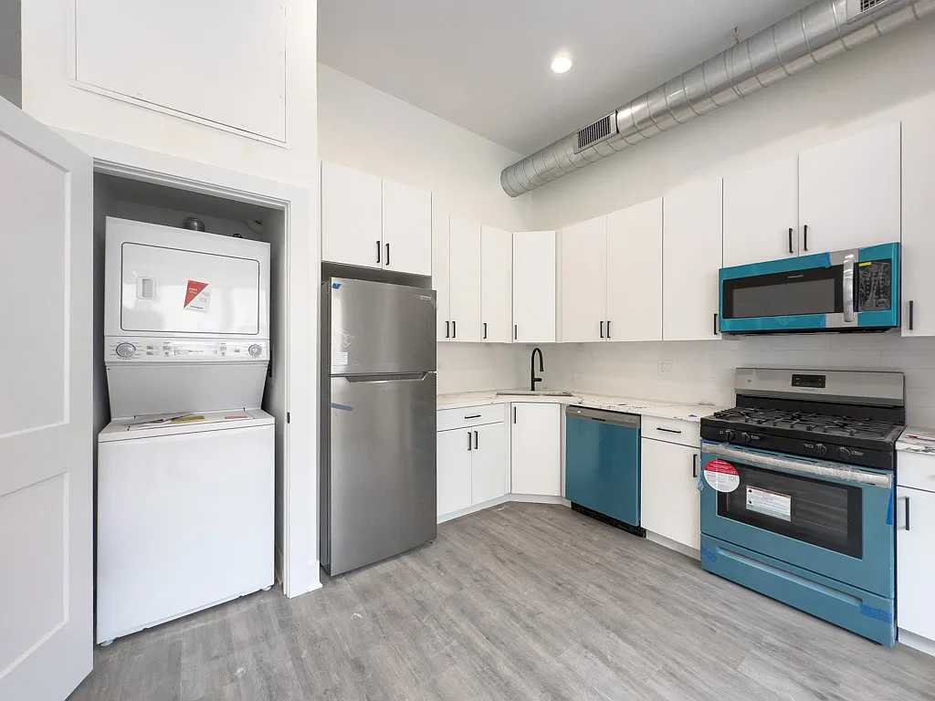 Picturesque Studio, 1 Bath at Western + Leland (Lincoln Square) — Photo 4
