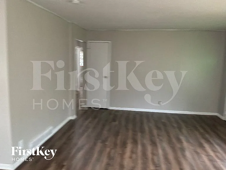 10817 E 19th Ter S — Photo 3
