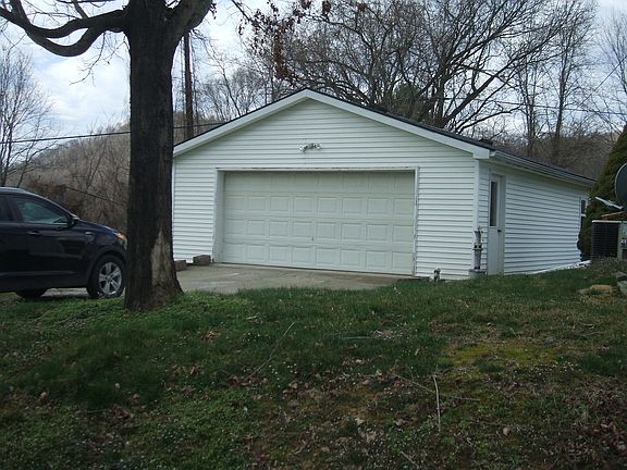 2nd image of 33029 Morrison Ln