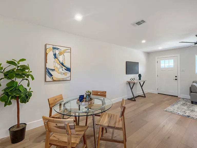 6504 Hickman Ave #A — Photo 8