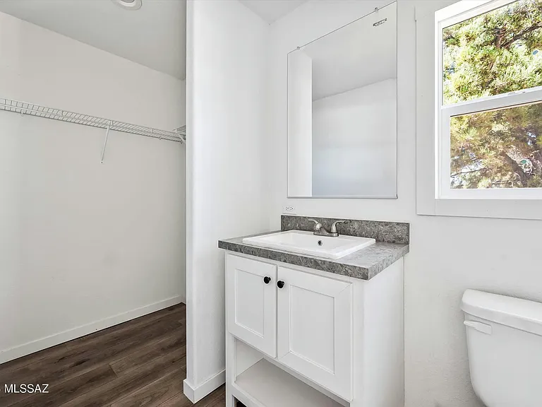 650 E Busby Dr #C — Photo 9