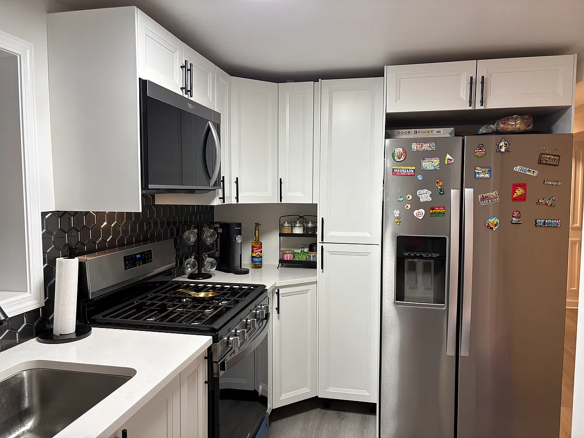 Building Photo - 2407 Cuyler Ave #3