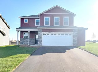 1980 Rainier Dr, Shakopee, MN 55379