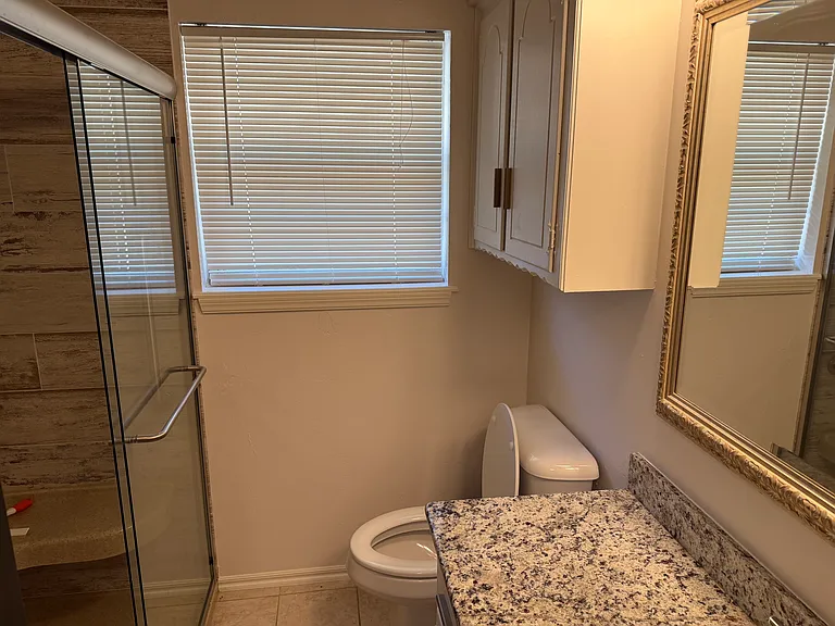 407 E Mohr Ln — Photo 6
