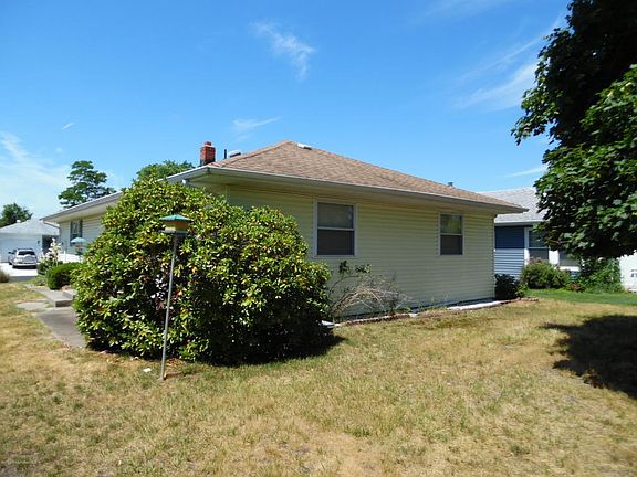 2nd image of 44 Bonaire Dr