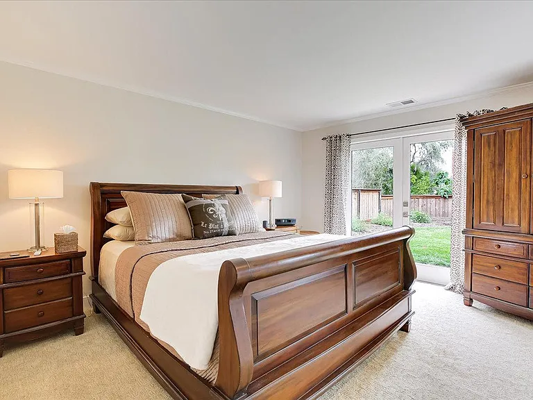 2415 Calle Galicia — Photo 12