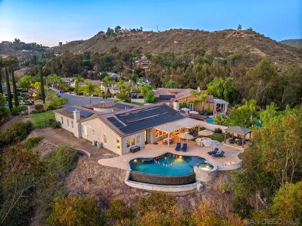 26112 Crescendo Dr, Escondido, CA 92026
