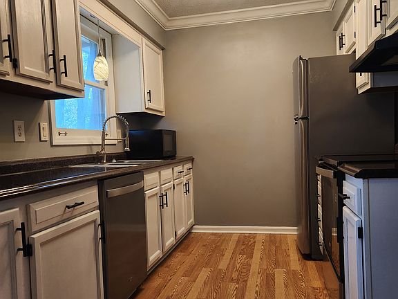 5th image of 1577 Clifton Ave