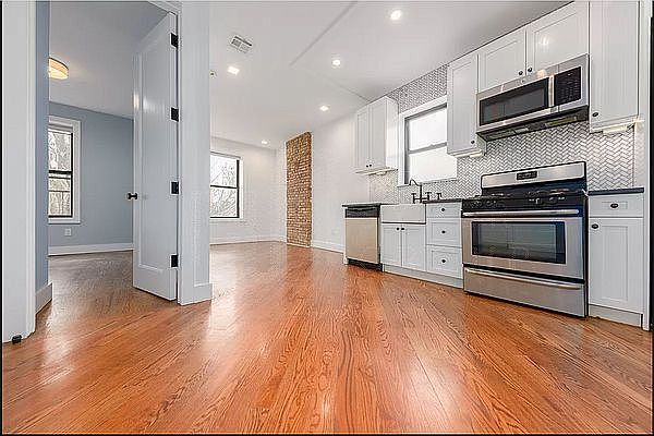 1st image of 2424 Dean St #3R