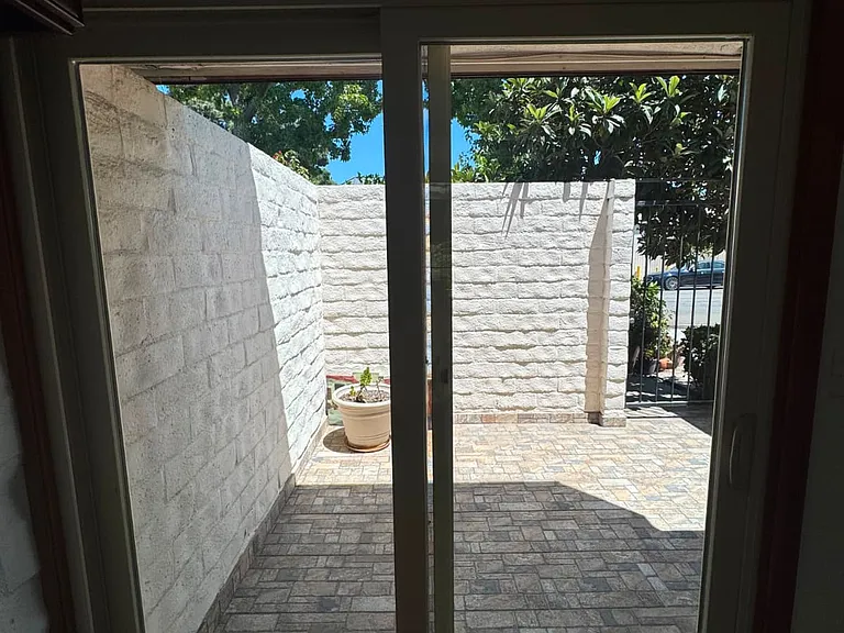 4153 W Sarah St — Photo 17