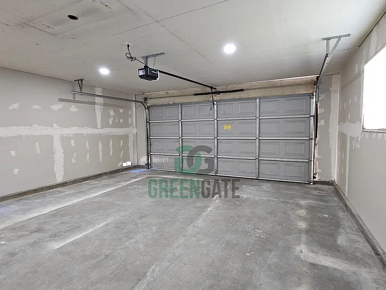 901 Valente Way — Photo 31