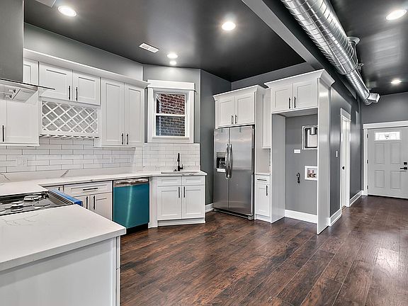 3rd image of 2103 United Pkwy #1