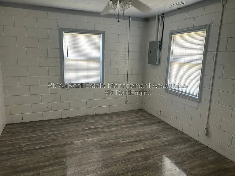 923 Cleveland St — Photo 3