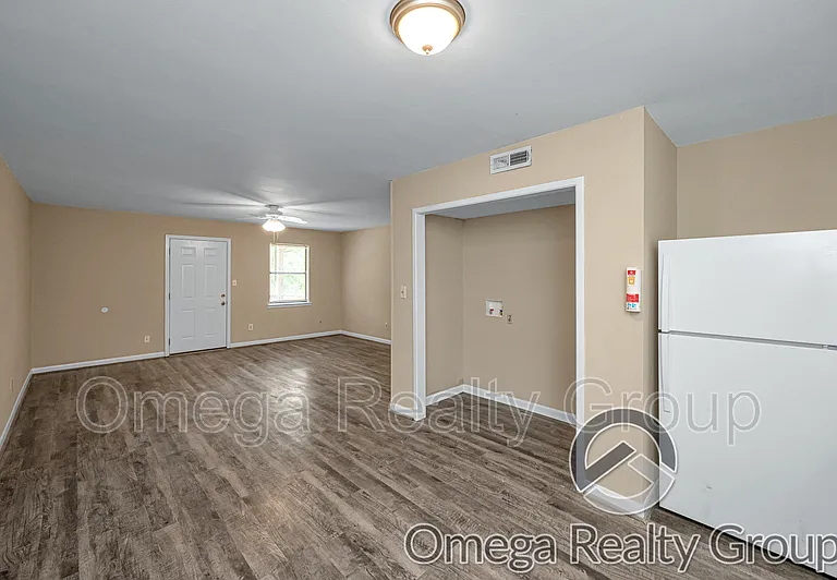 400 7th St E #1C — Photo 7