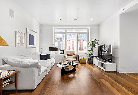 3rd image of 51 Walker St APT 2A