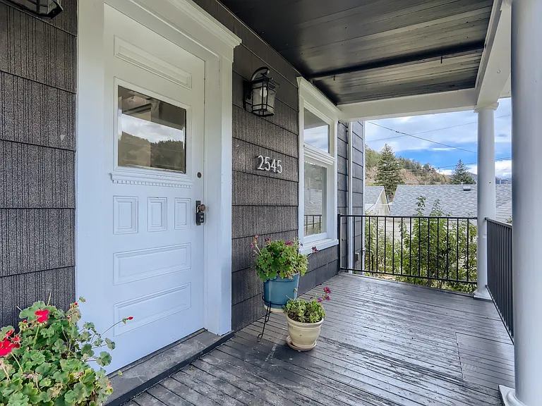 2545 Miner St — Photo 4