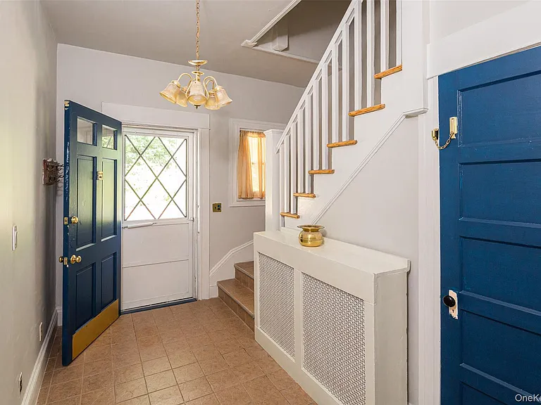 174 Parkview Ave #3 — Photo 3