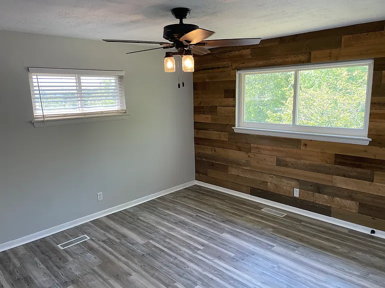 1341 Cloverdale Cir — Photo 19