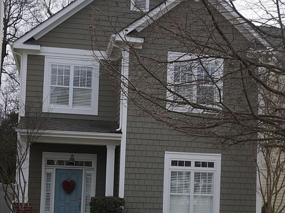 Front of house in cul-Fde-sac step away from Greenway.