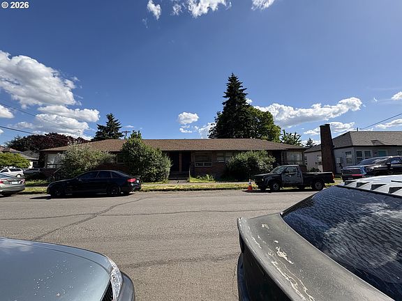2nd image of 1304 N Emerson St