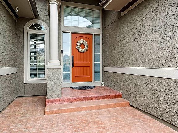 2nd image of 11826 Delavan Ave