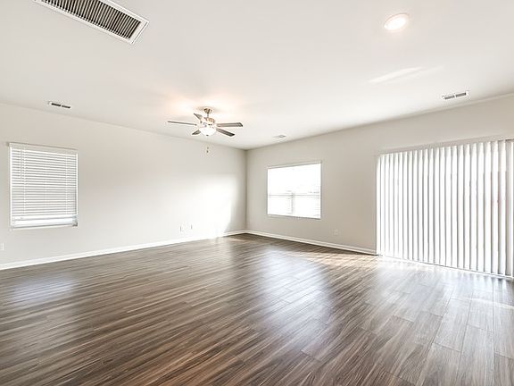 4th image of 122 Shire Dr