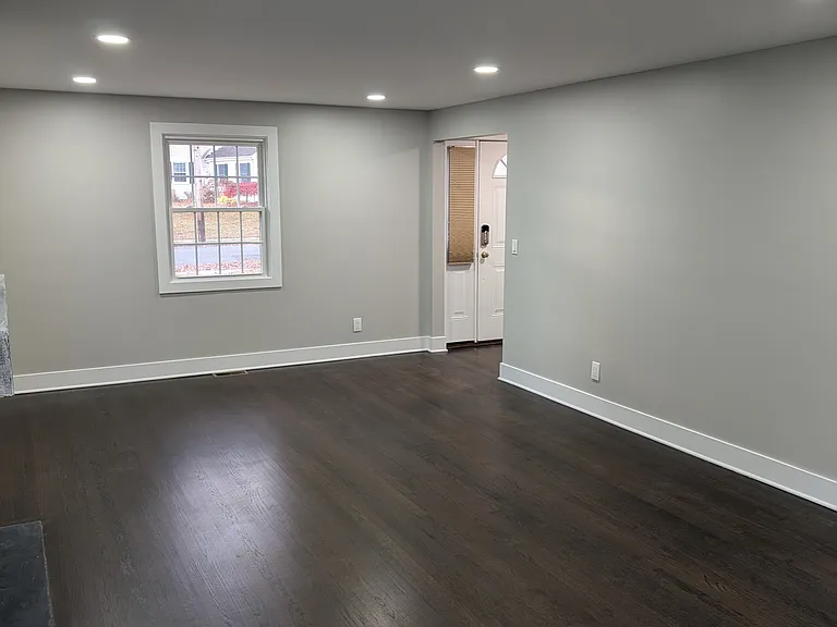 30 Lincoln Ave — Photo 8