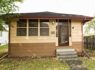 726 7th St N, Fargo, ND 58102