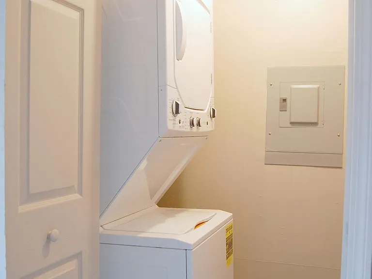 Renovated 2BRs - private washer/dryer in unit!