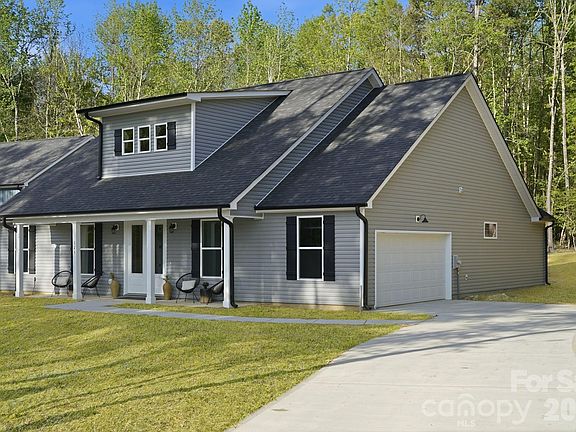 2nd image of 325 Mainsail Rd