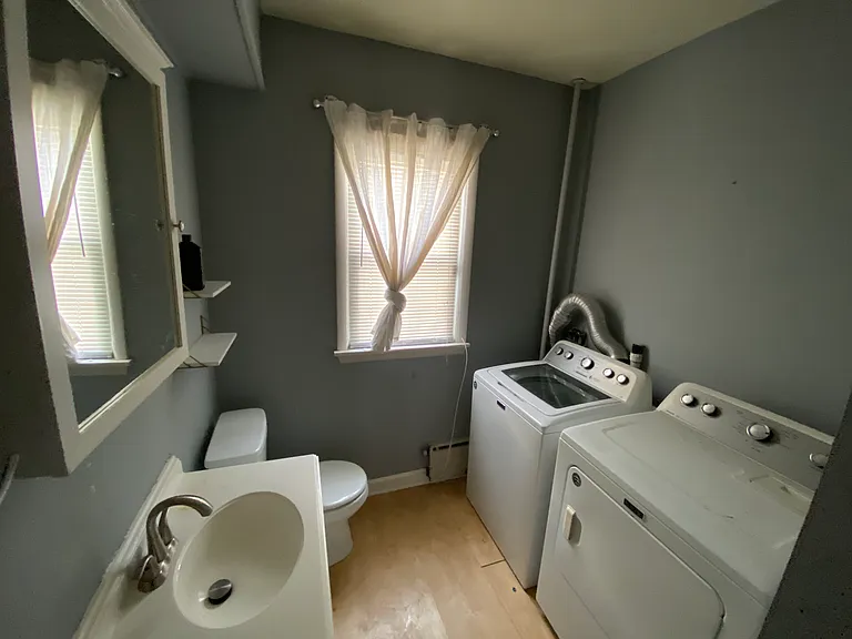 90 N Landon Ave — Photo 4