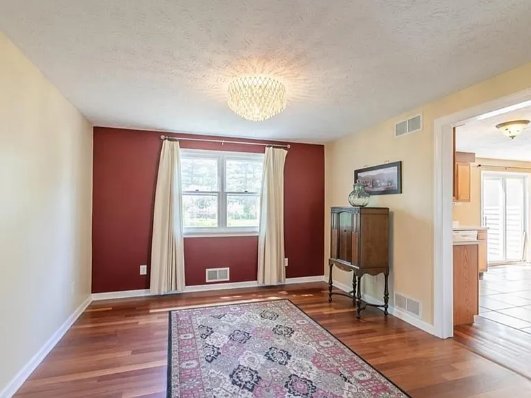 3985 Culver Rd — Photo 4