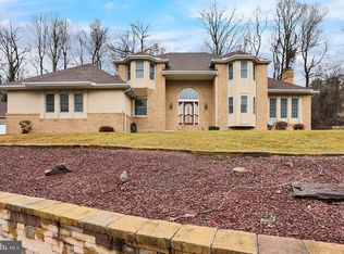 391 Burgoyne Dr, New Cumberland, PA 17070