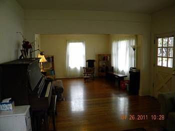 2nd image of 956 Hood St NE