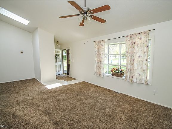 4th image of 3677-3679 Beaumont Dr