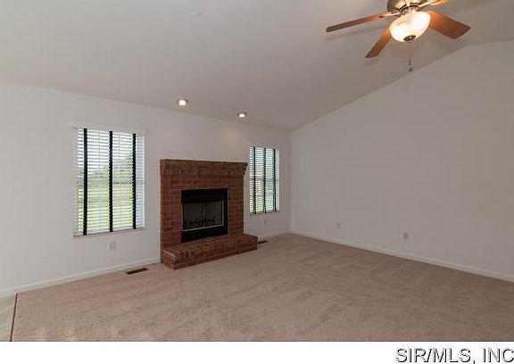 5th image of 40 Woodland Ct